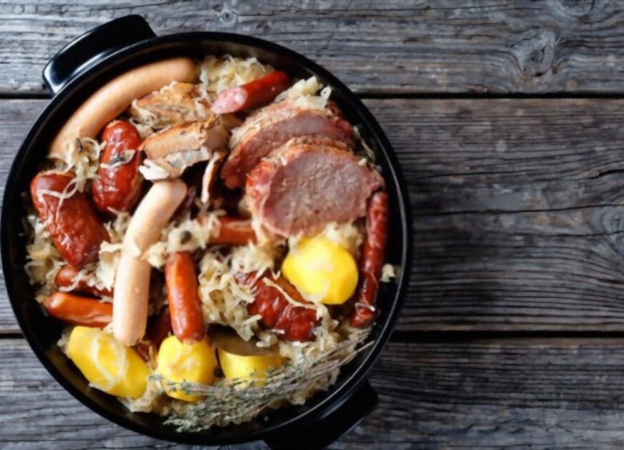 Choucroute préparée dans un plat