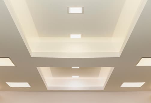 Pourquoi les luminaires à LED sont-ils importants pour les espaces industriels-